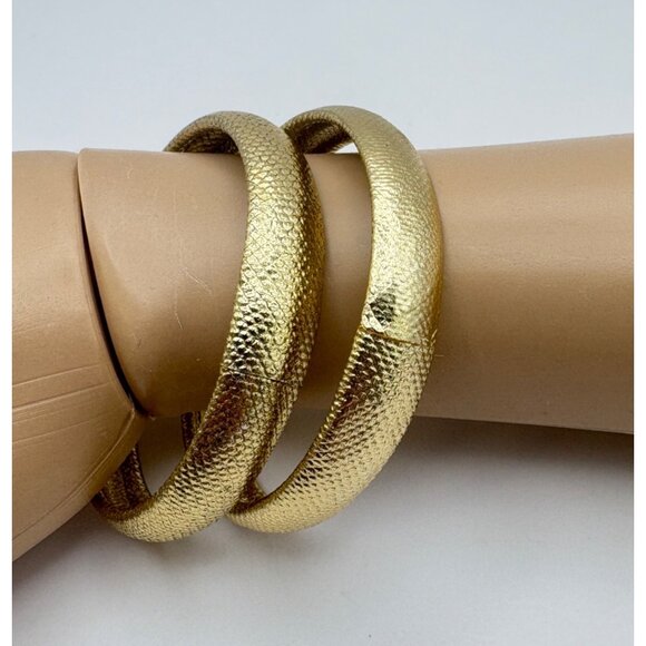 Vintage Textured Gold Tone Bangle Bracelet Set of 2 Foil Wrap - Picture 3 of 7